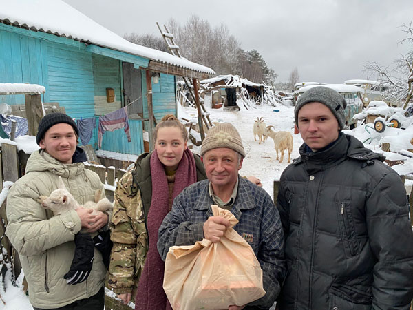 Добрые дела молодёжного клуба «Аксиньинцы»