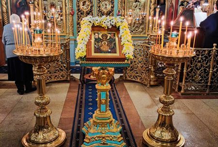 Епископ Наро-Фоминский Парамон совершил Всенощное бдение в храме иконы Божией Матери «Знамение» в Аксиньине