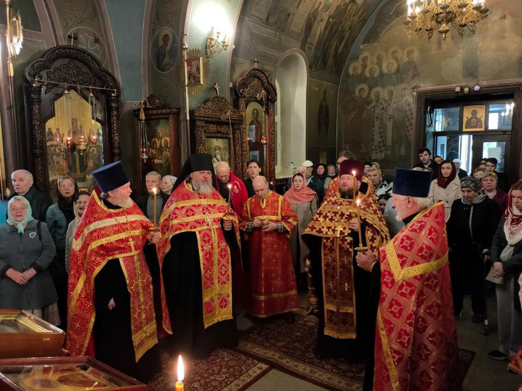 Храм знамения в Кунцево духовенство