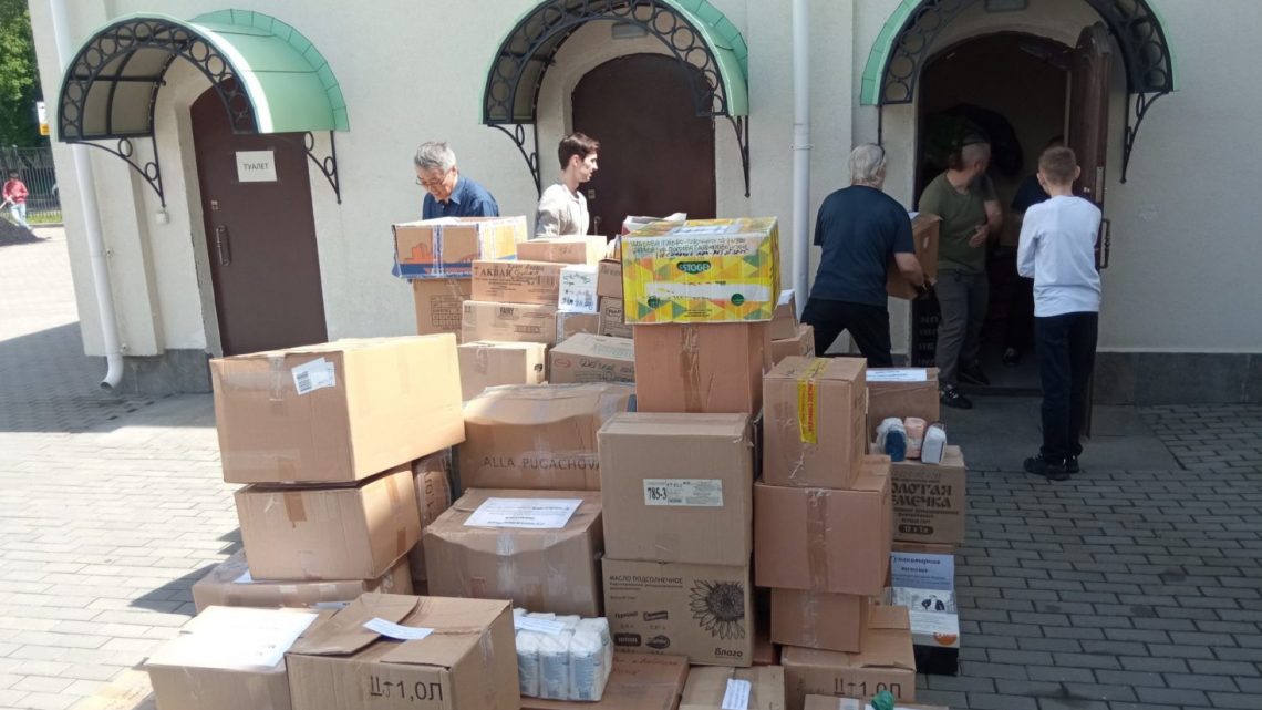 В Московской епархии продолжается сбор продуктов питания для пострадавших мирных жителей и беженцев из ДНР, ЛНР и Украины