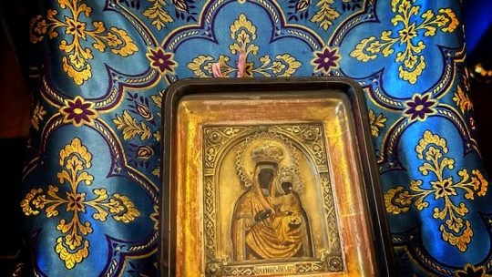 В день памяти Казанской иконы Божией Матери в колокольню бывшей Головинской обители возвращена монастырская икона XIX века