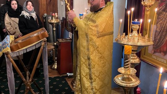 Новогодний молебен в колокольне бывшего Казанского Головинского монастыря
