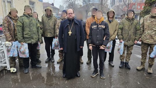 Настоятель храма иконы Божией Матери «Знамение» в Аксиньино совершил очередную поездку в город Белгород для передачи гуманитарного груза Белгородскому военному госпиталю и воинам, дислоцирующимся в Белгородской области